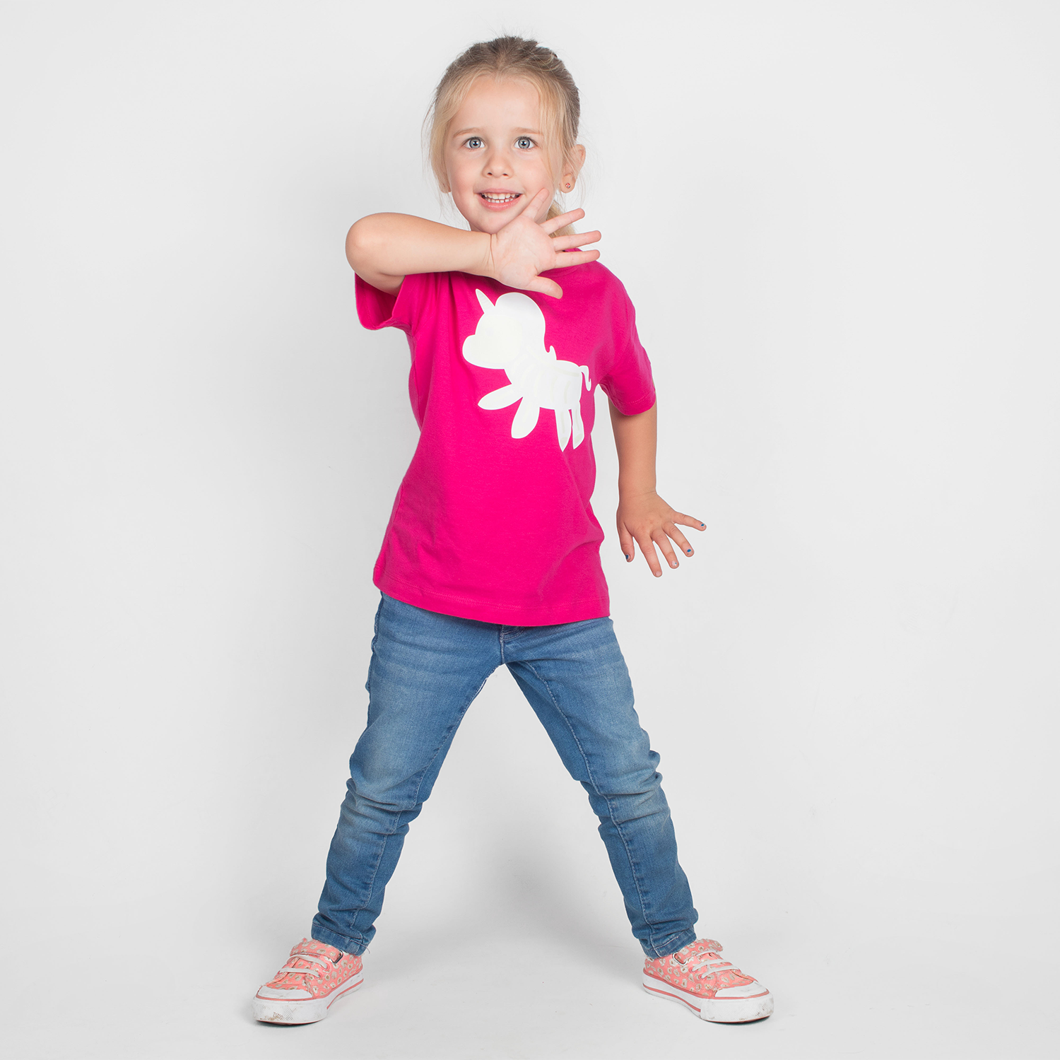 Unicorn glow in the dark kids shortsleeve shirt