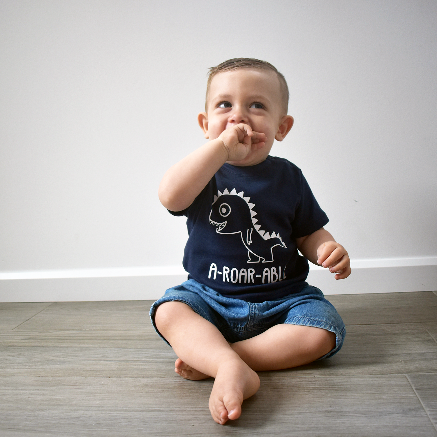 'A-roar-able' baby shortsleeve shirt