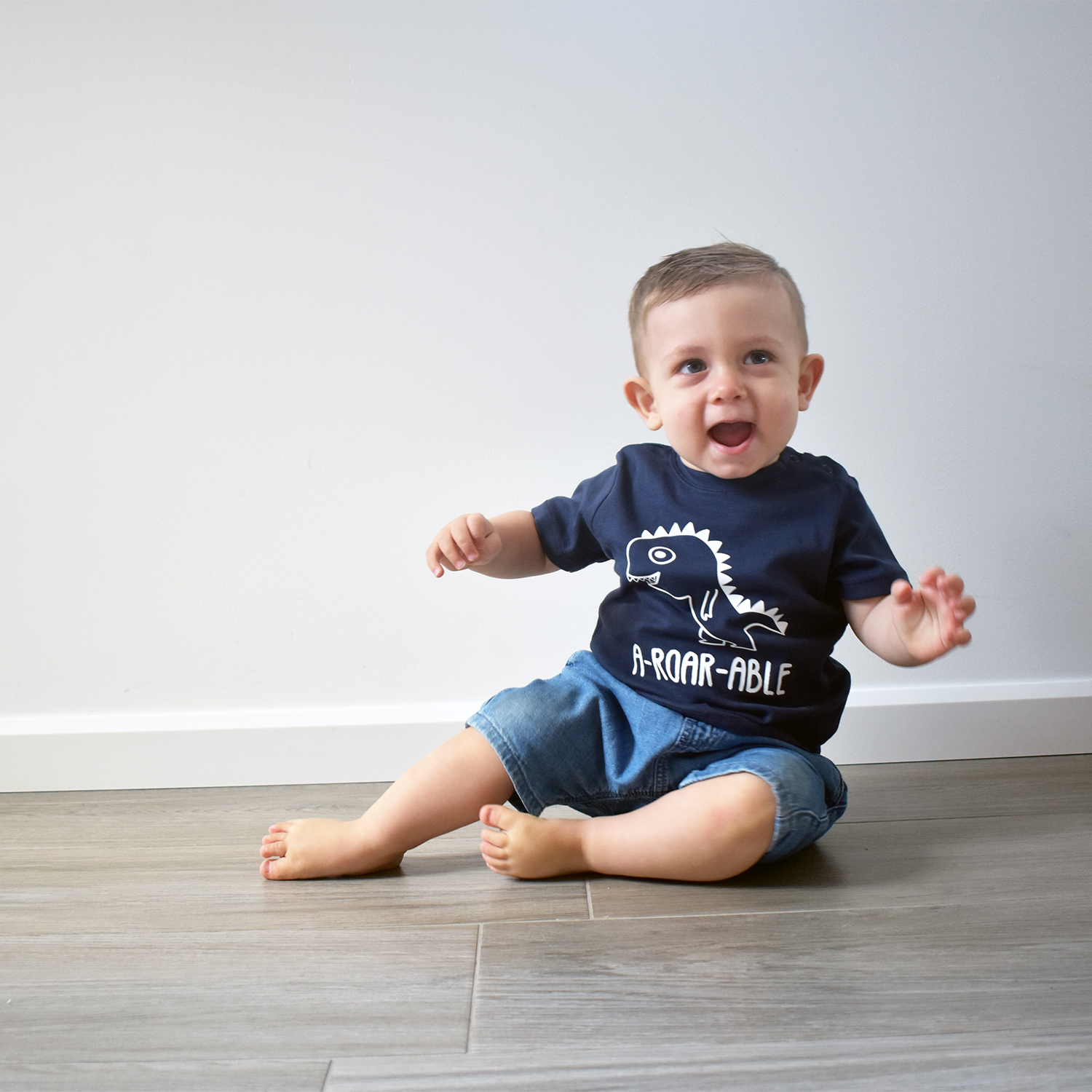 'A-roar-able' baby shortsleeve shirt