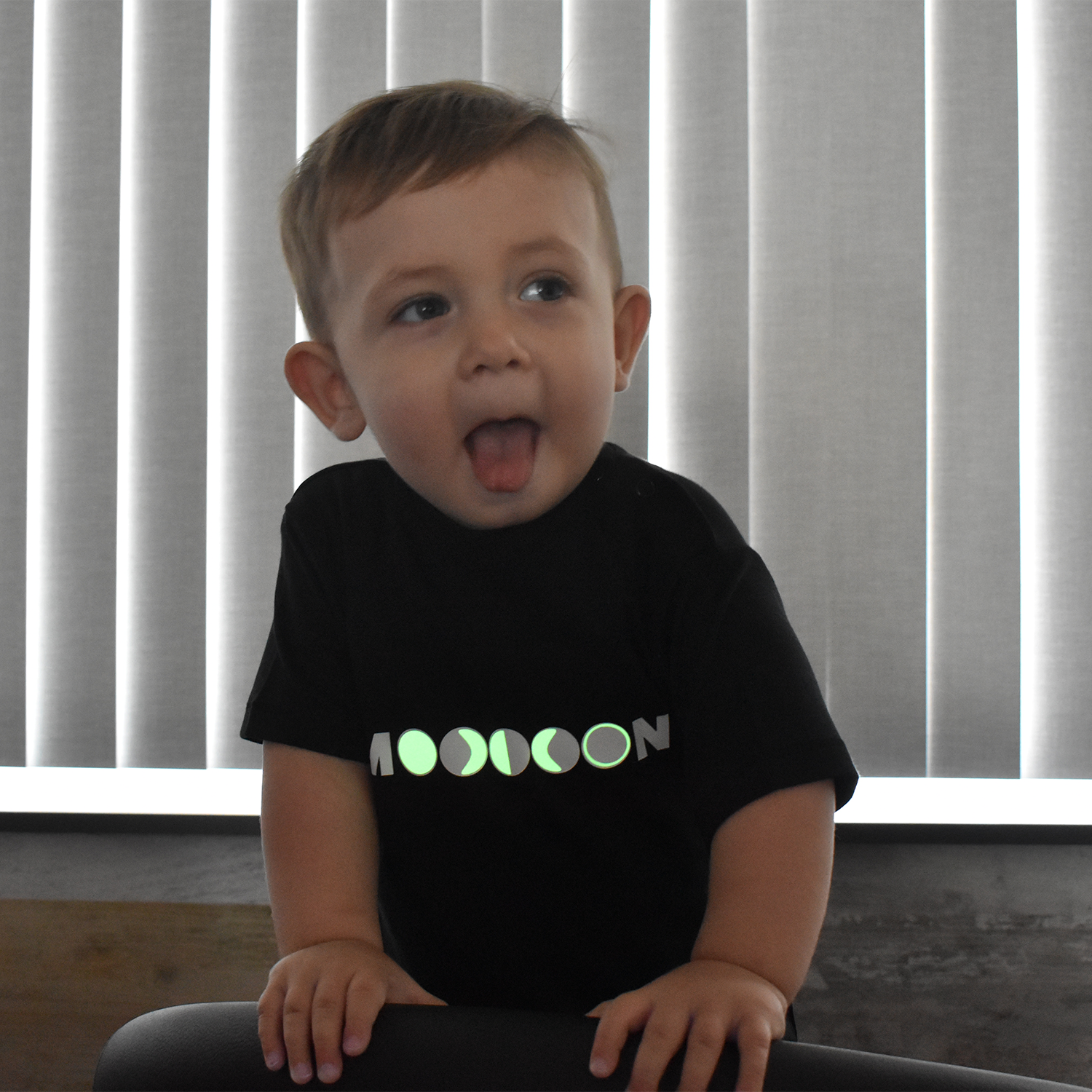 Moon glow in the dark baby shortsleeve shirt