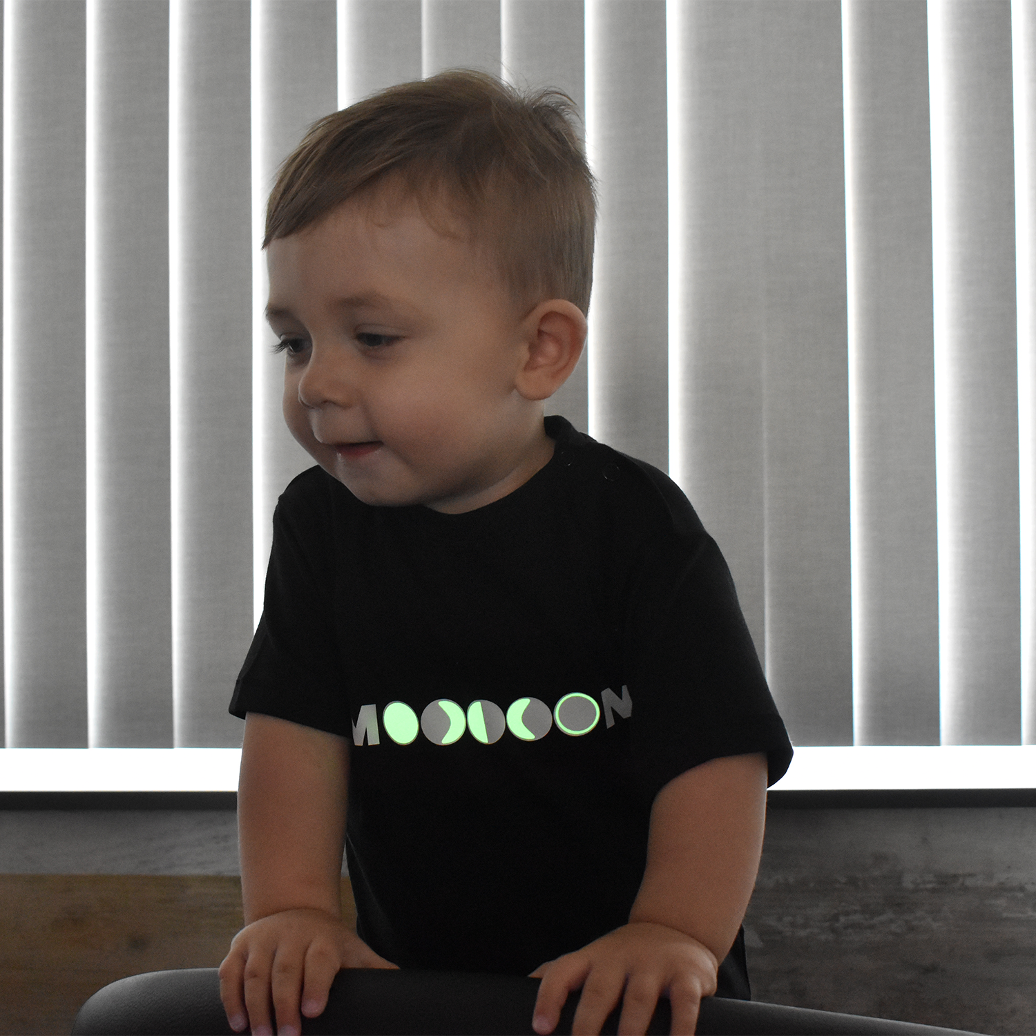 Moon glow in the dark baby shortsleeve shirt