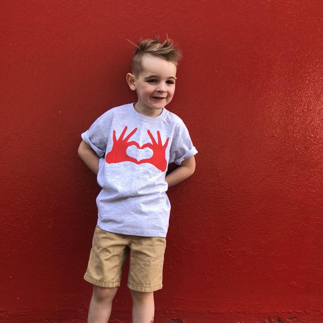 Heart hands kids shortsleeve shirt