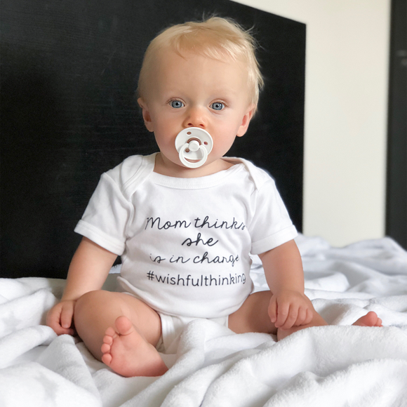 'Mom thinks she is in charge' baby shortsleeve bodysuit