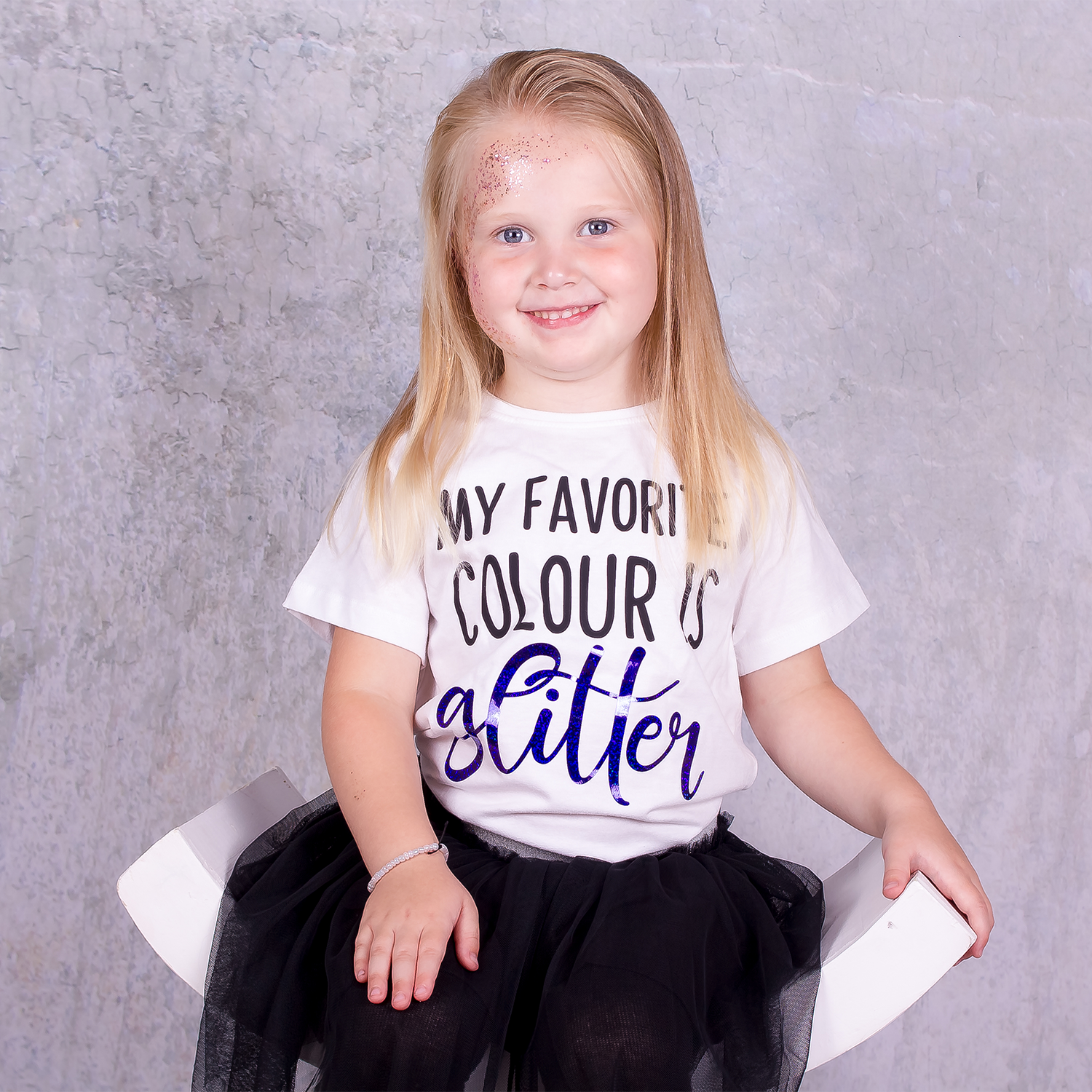 'My favorite colour is glitter' kids shortsleeve shirt