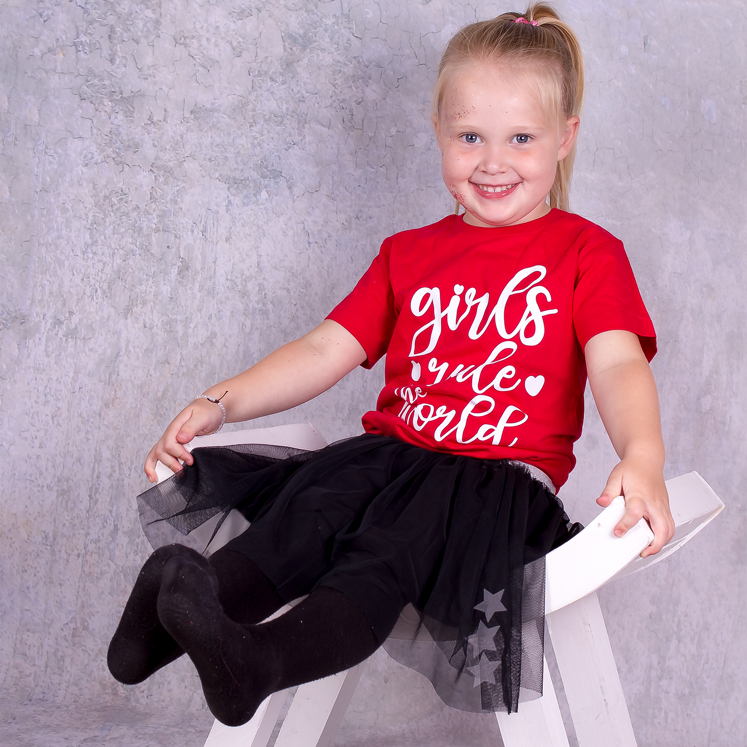 'Girls rule the world' kids shortsleeve shirt