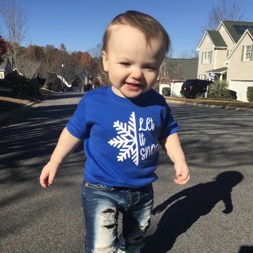 'Let it snow' baby shortsleeve shirt