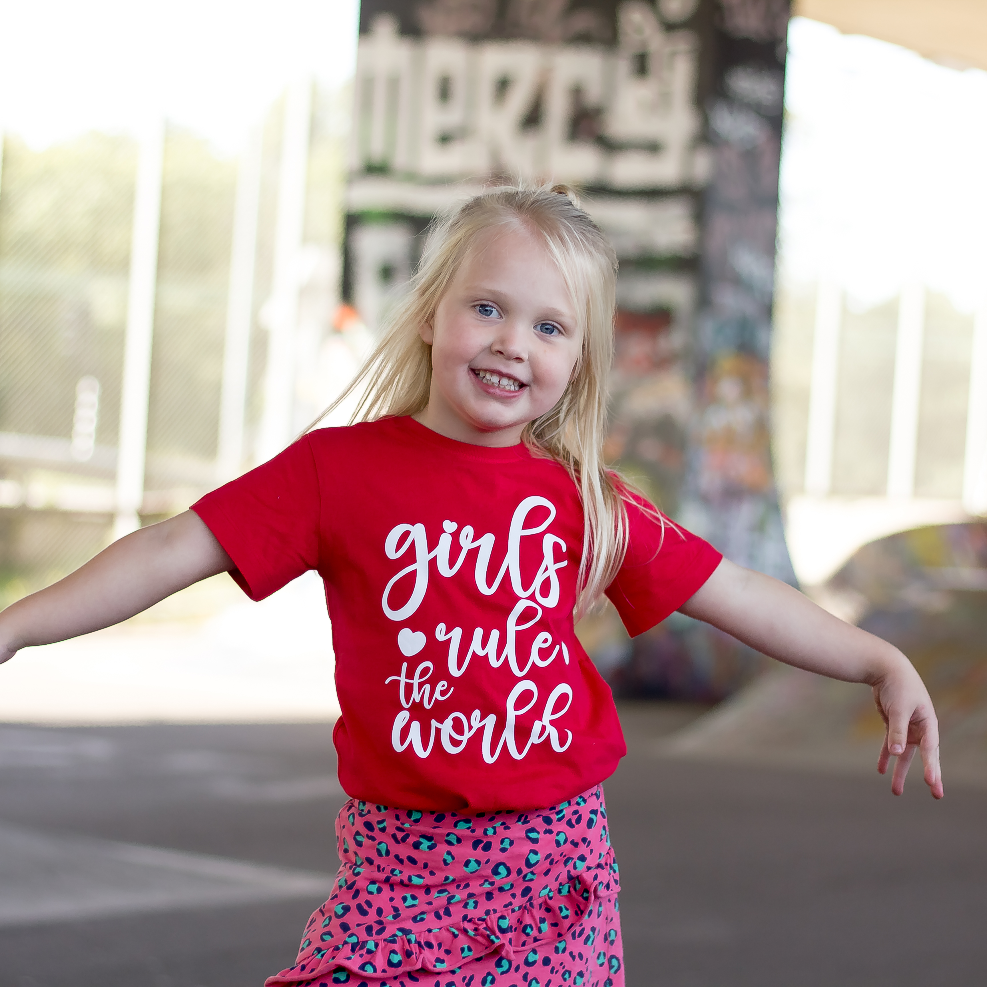 'Girls rule the world' kids shortsleeve shirt