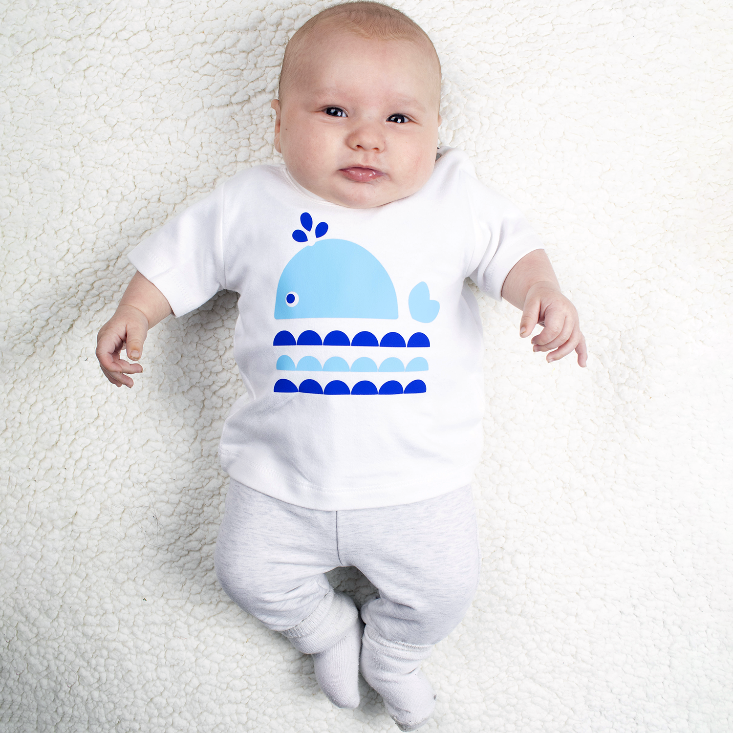 Whale baby shortsleeve shirt