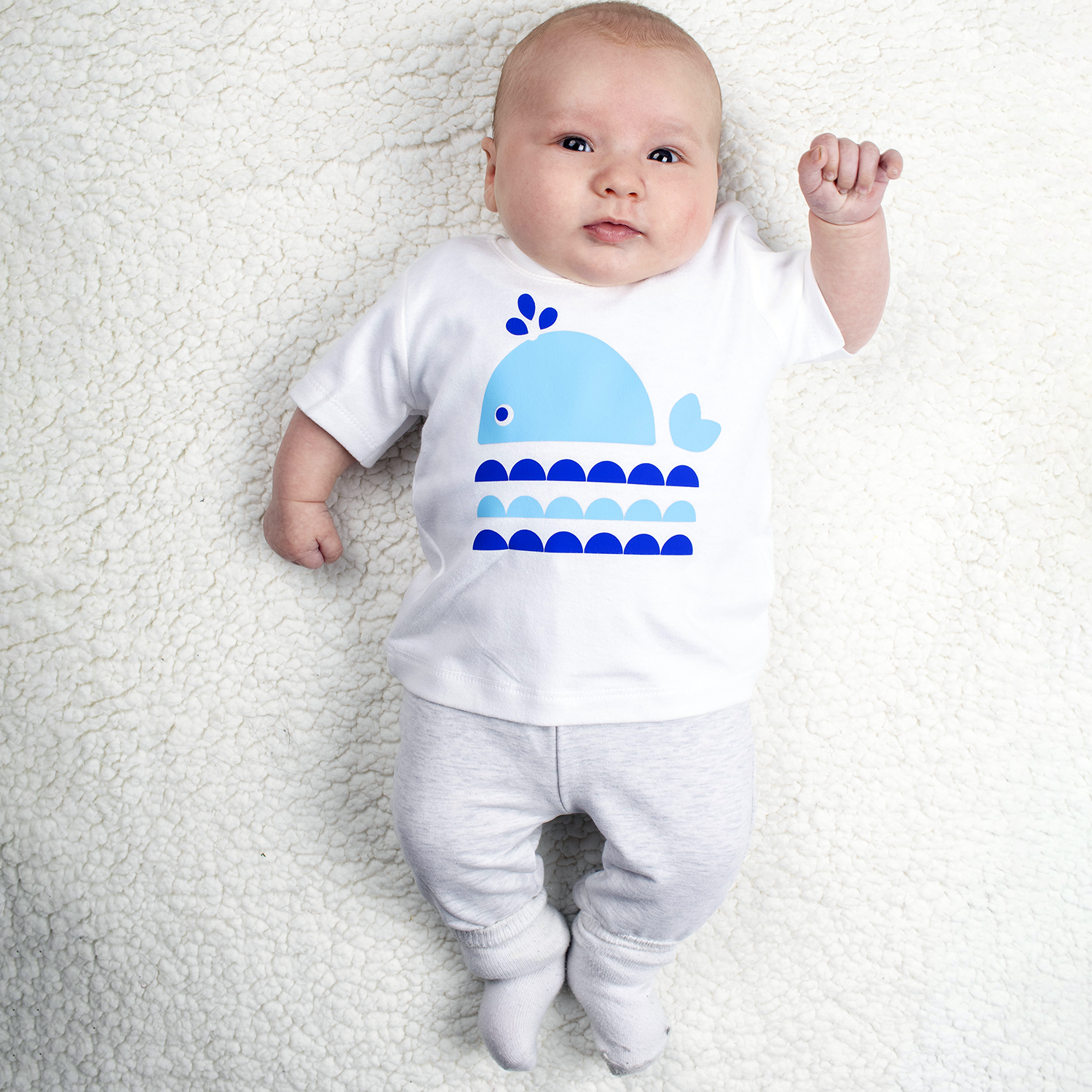 Whale baby shortsleeve shirt