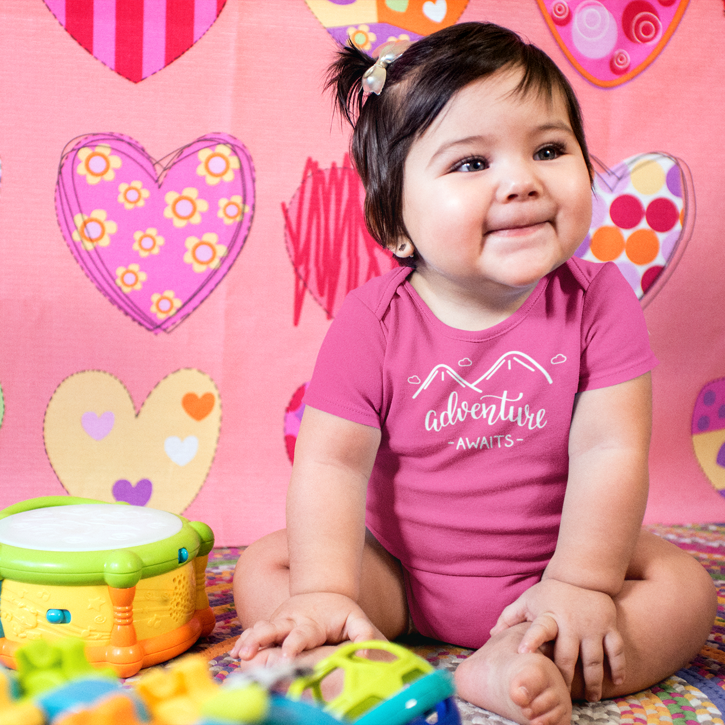 'Adventure awaits' baby shortsleeve bodysuit