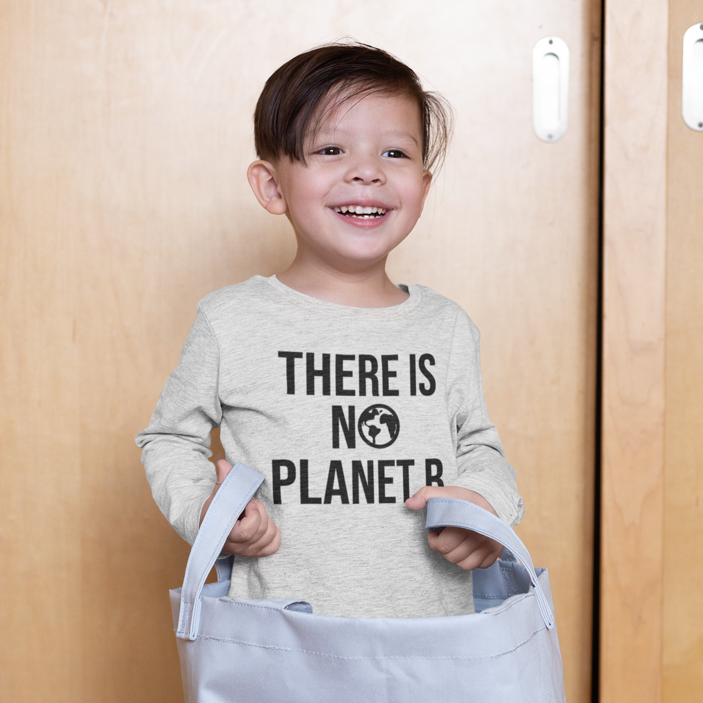 'There is no planet B' kids longsleeve shirt